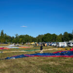 Český rekord: Nad Hradcem letělo 81 balonů, další program mění počasí