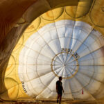 Český rekord: Nad Hradcem letělo 81 balonů, další program mění počasí