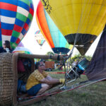 Český rekord: Nad Hradcem letělo 81 balonů, další program mění počasí