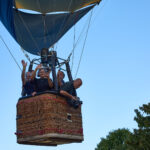 Český rekord: Nad Hradcem letělo 81 balonů, další program mění počasí