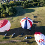 Český rekord: Nad Hradcem letělo 81 balonů, další program mění počasí
