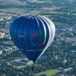 Český rekord: Nad Hradcem letělo 81 balonů, další program mění počasí