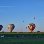 Český rekord: Nad Hradcem letělo 81 balonů, další program mění počasí