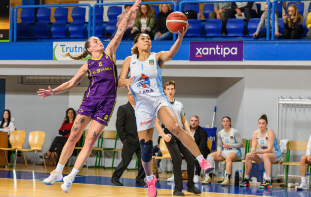 Vítězný vstup do sezony. Kara si poradila se Slovankou