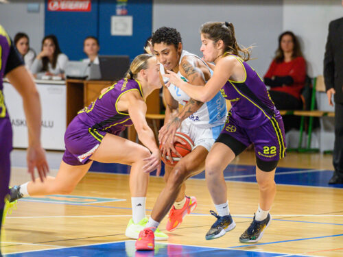 Zahrajte si o vstupenky na souboj basketbalistek Kary a Slovanky