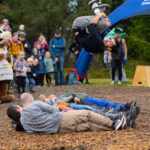 Salta, přeskoky a slackline mezi rolbami i lanovka za půlku. Den Černé hory opět nadchl