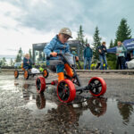 Salta, přeskoky a slackline mezi rolbami i lanovka za půlku. Den Černé hory opět nadchl
