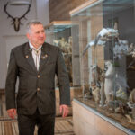 Lesy miluju a školu taky, chci ji dál posouvat, říká Miloš Pochobradský