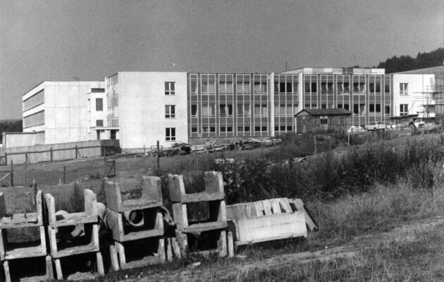 Proměny Trutnova (294): Základní škola v ulici Rudolfa Frimla