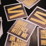 FOTO: Filmy, výstava i dražba. Spektrum naplnil kino Vesmír