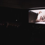 FOTO: Filmy, výstava i dražba. Spektrum naplnil kino Vesmír