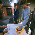 FOTO: Filmy, výstava i dražba. Spektrum naplnil kino Vesmír