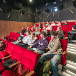 FOTO: Filmy, výstava i dražba. Spektrum naplnil kino Vesmír