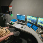 FOTO: Filmy, výstava i dražba. Spektrum naplnil kino Vesmír