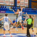 Basketbalisté Trutnova ukončili neporazitelnost Pardubic, Dolejší dal 49 bodů