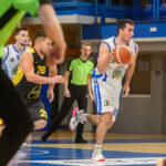 Basketbalisté Trutnova ukončili neporazitelnost Pardubic, Dolejší dal 49 bodů