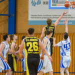 Basketbalisté Trutnova ukončili neporazitelnost Pardubic, Dolejší dal 49 bodů