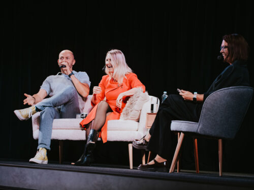 FOTO: Martin Moravec a Helena Sováková vyprávěli příběhy z armády i ze života