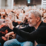 FOTO: Martin Moravec a Helena Sováková vyprávěli příběhy z armády i ze života