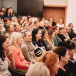 FOTO: Martin Moravec a Helena Sováková vyprávěli příběhy z armády i ze života