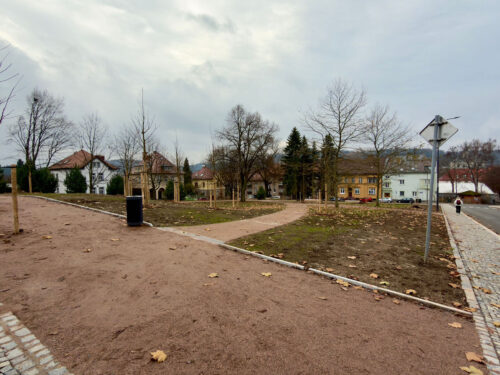 Starý park zmizel, nový vyrostl. Náměstí Hraničářů prošlo rozsáhlou proměnou