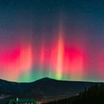 Barevné nebeské divadlo. Polární záře prozářila oblohu nad Krkonošemi