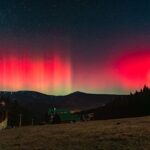 Barevné nebeské divadlo. Polární záře prozářila oblohu nad Krkonošemi