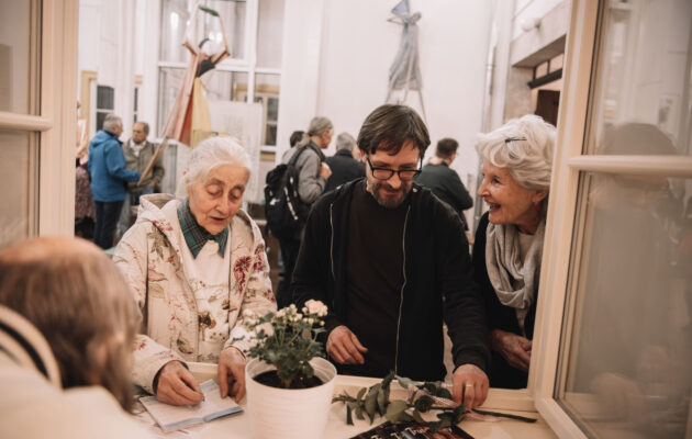 ZUŠka slaví 80 let. Výstavy v muzeu ukazují její příběh i talenty