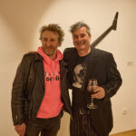 Umělec Michal Cimala magicky proměnil snowboardy v hudební nástroje