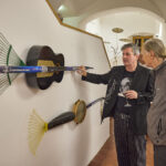 Umělec Michal Cimala magicky proměnil snowboardy v hudební nástroje