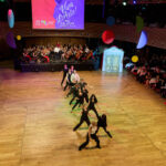 FOTO, VIDEO: Trutnovská ZUŠka završila rok oslav výročí plesem v Uffu