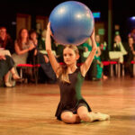 FOTO, VIDEO: Trutnovská ZUŠka završila rok oslav výročí plesem v Uffu