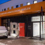 FOTO: Krev jako dar naděje. V nemocnici se k odběru přihlásilo i 17 prvodárců