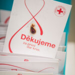 FOTO: Krev jako dar naděje. V nemocnici se k odběru přihlásilo i 17 prvodárců