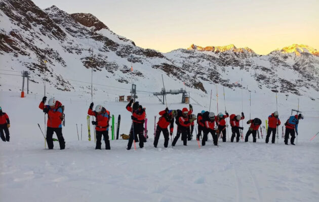 Školení horských záchranářů GOPR a Horské služby na ledovci Stubai