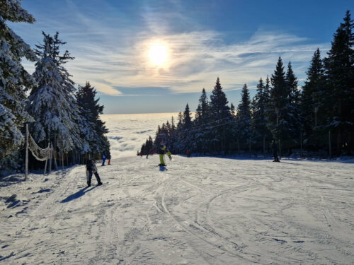Lyžařské areály rozšiřují nabídku, na víkend otevřou další
