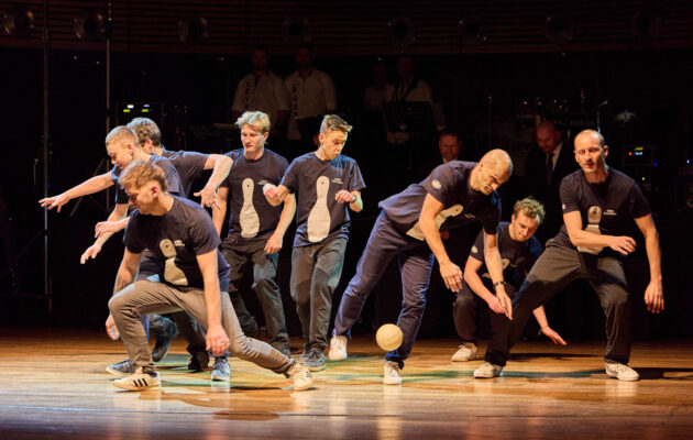 Když kuželky tančí… Uffo roztrsal ples Loko, starosta rozdával ocenění