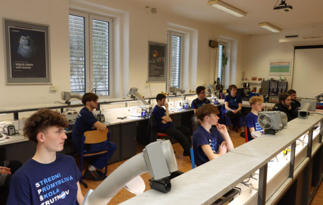 Nové pájecí stanice průmyslovky v Mladých Bukách