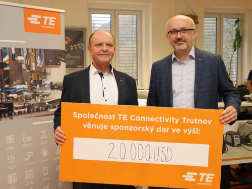 Průmyslovka má nové pájecí stanice, díky daru od firmy TE Connectivity