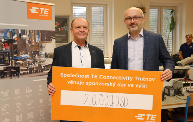 Průmyslovka má nové pájecí stanice, díky daru od firmy TE Connectivity