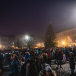 Trutnov rozsvítil vánoční strom, silvestrovský ohňostroj bude u Uffa