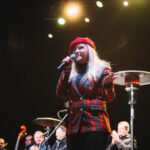 Trutnov rozsvítil vánoční strom, silvestrovský ohňostroj bude u Uffa