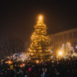 Trutnov rozsvítil vánoční strom, silvestrovský ohňostroj bude u Uffa