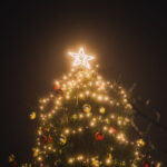 Trutnov rozsvítil vánoční strom, silvestrovský ohňostroj bude u Uffa