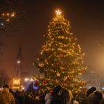 Trutnov rozsvítil vánoční strom, silvestrovský ohňostroj bude u Uffa