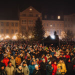 Trutnov rozsvítil vánoční strom, silvestrovský ohňostroj bude u Uffa
