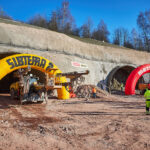 Slavnostní zahájení ražby tunelu Opevnění pro dálnici D11