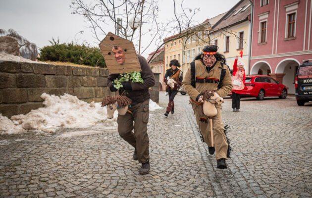 FOTO: Veselý masopustní průvod prošel Pilníkovem