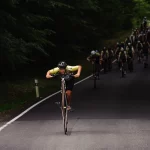 Když kolo pomáhá. Trutnov přivítal Zimovčákův charitativní peloton