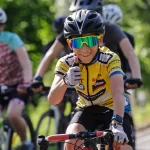 Když kolo pomáhá. Trutnov přivítal Zimovčákův charitativní peloton